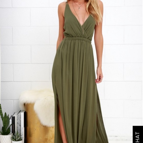 Lulus Dresses & Skirts - Lulu’s “Lost In Paradise” Maxi Dress